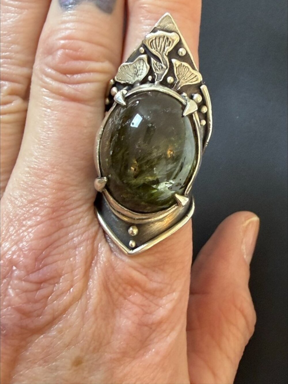 Acid Queen OOAK Botanical Shield Ring Green Tourmalated Quartz Silver Size 8.5 - Picture 4 of 16